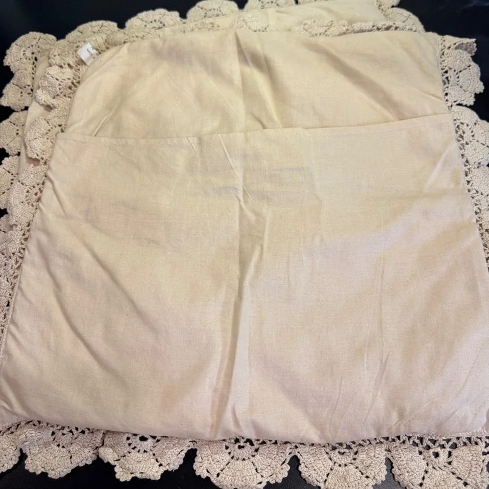 Crochet Pillow Shams Set of 2 18x18 Cream Cotton Popcorn Stitch Scalloped Edge
